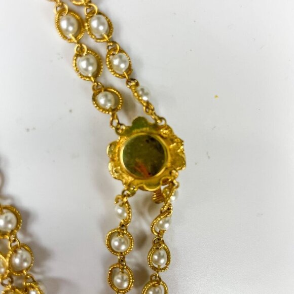 Vintage Gold-Tone Spring Coil Beads Faux Pearl Necklace With Floral Clasp Japan - Picture 4 of 6